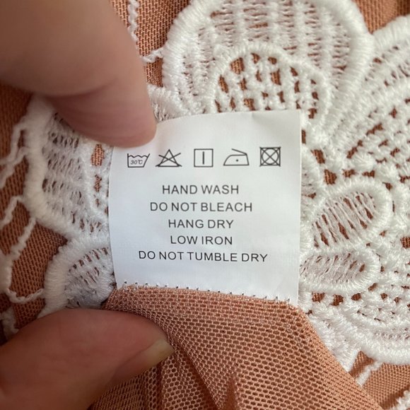 Few Moda - White Lace Dress - Size L - Picture 6 of 6